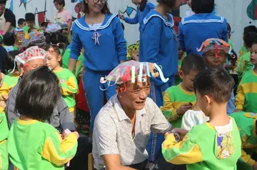 2022重阳节幼儿学习尊重老人主题教案范本（儿童重阳节服务老人行为指导教案模板）