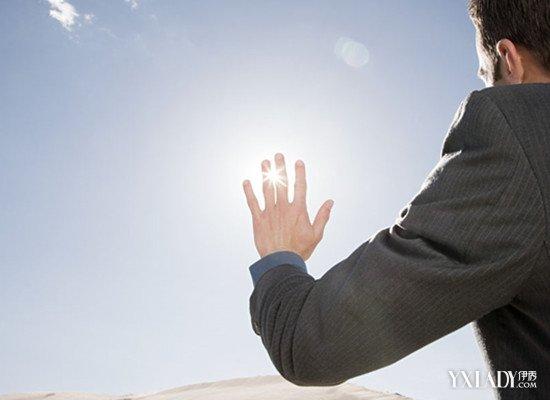 评价男人优秀的经典语句推荐（赞美男人的句子）