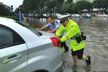 2022防暴雨安全教育教案范文（防雷电暴雨知识教案范例）