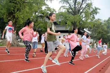 2022走下网络走出宿舍主题团日总结范文（走下网络走向操场团日宣传总结范例）