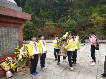 2022小学清明节文明祭祀活动方案模板（小学清明文明祭英烈策划方案范本）