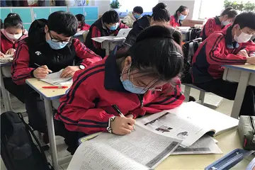 关于初三生活的作文1000字（初三中考冲刺）