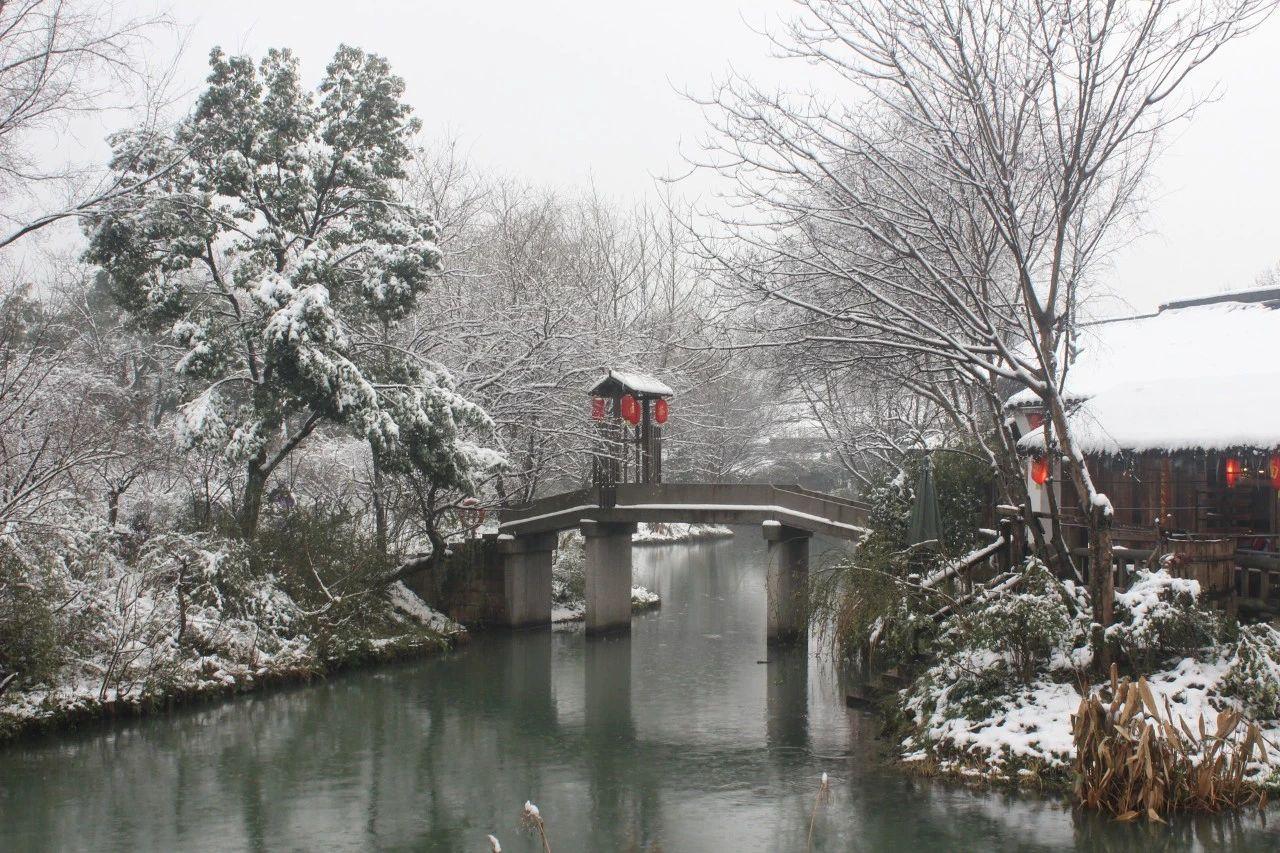 描写咏雪诗词的古诗（8首咏雪诗词推荐）