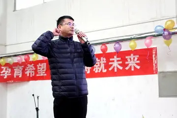 有关美丽人生的作文800字（爱让青春更美丽精选范例）