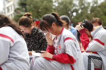 有关纪念青春的作文800字（回忆青春的点点滴滴精选范例）