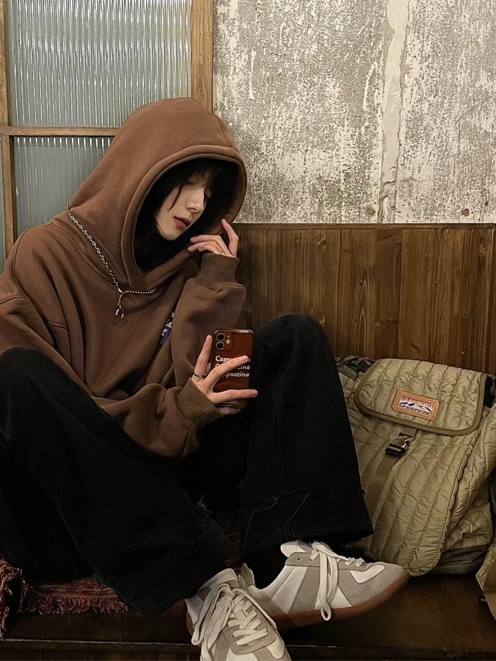 形容成人世界的心酸句子（成年人的心酸语录）