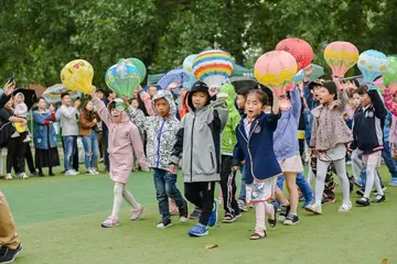 路过青春年少时（关于青春是什么的作文精选）