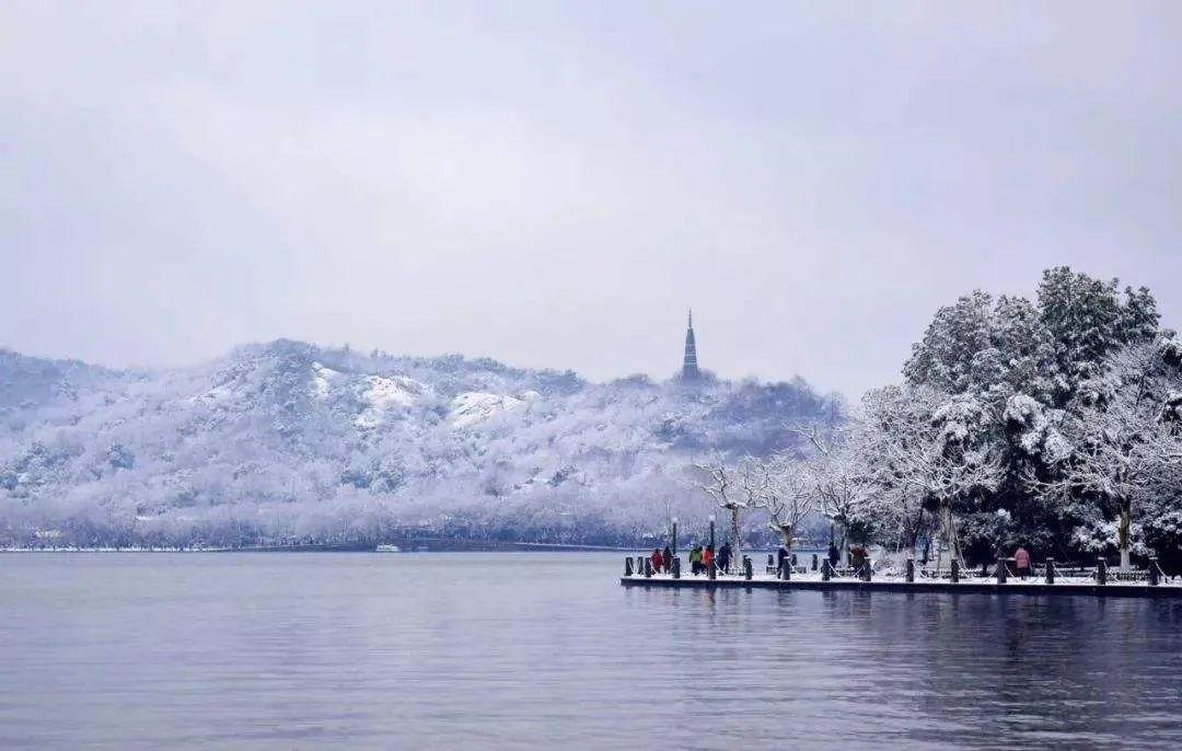 赞美春天美景的古诗（十首冬景的诗词）