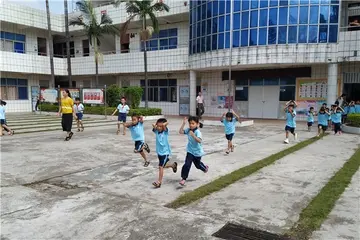 2022小学地震逃生实施总结范文（小学地震安全工作总结范例）