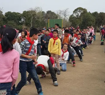 2022小学春游游戏实施方案模板（小学春游踏青工作方案范本）