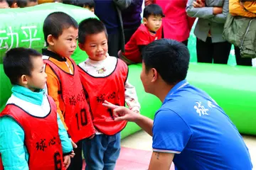 2022幼儿园足球活动教案范本（幼儿园足球教育教案模板）