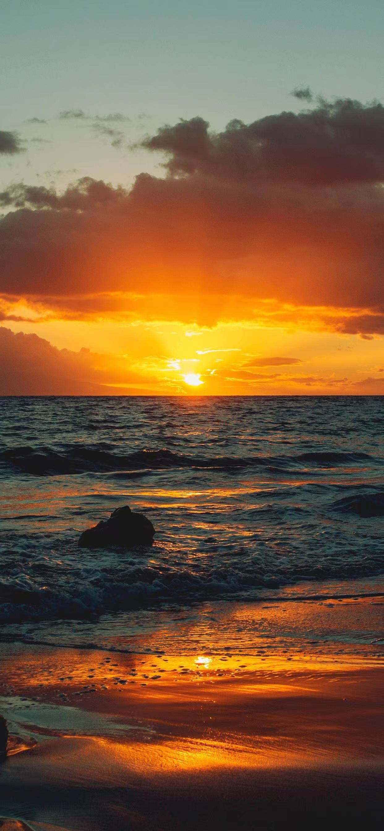 绝美黄昏日落简短文案（浪漫夕阳的唯美句子）