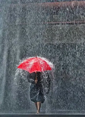 关于下雨天的唯美句子（描写雨天的心情句子）