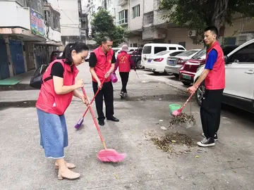 有关热爱环境的作文精选范例（《爱护花草，保护大自然》）