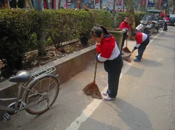 《陌生人给予的温暖》（关于暖心善举的作文精选）