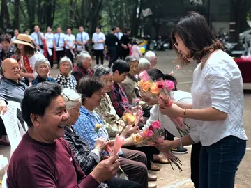 有关感恩妈妈的作文精选范例（《谢谢妈妈对我的爱》）