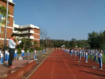 有关感恩人生的作文精选范例（《人生需要感恩苦难》）