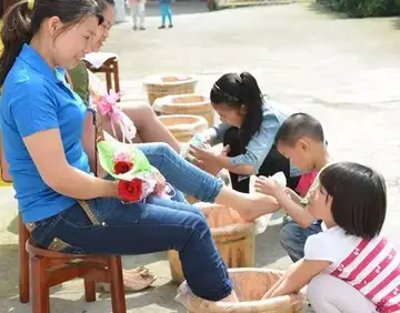 《感恩节，难忘的活动》（关于感恩佳节的作文精选）