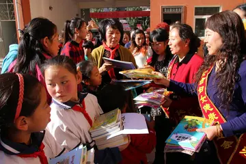 有关成就梦想的作文精选范例（《梦想造就多彩人生》）