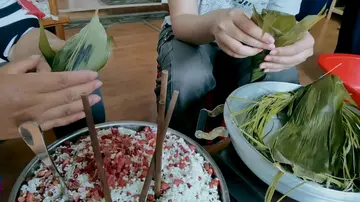 端午节包粽子作文800字（中国的传统习俗）