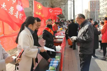 《高尚之人，值得敬佩》（关于感到敬佩的作文精选）