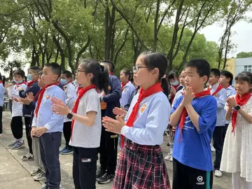 《那一刻，比谁都幸福》（关于我很幸福的作文精选）