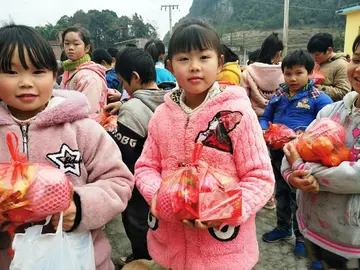 《努力让自己幸福》（关于寻觅幸福的作文精选）