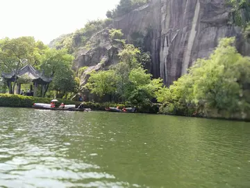 有关亮丽风景的作文精选范例（《记一处美丽的风景》）