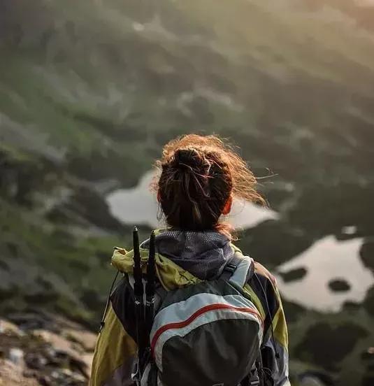 优雅女人的情感语录文案（精致女人的心情说说）