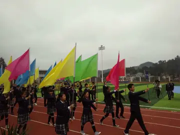 有关难忘校运会的作文精选范例（《难忘的运动会》）