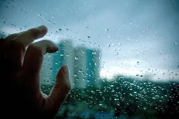 关于雨天的走心文案（适合雨天的文案短句）