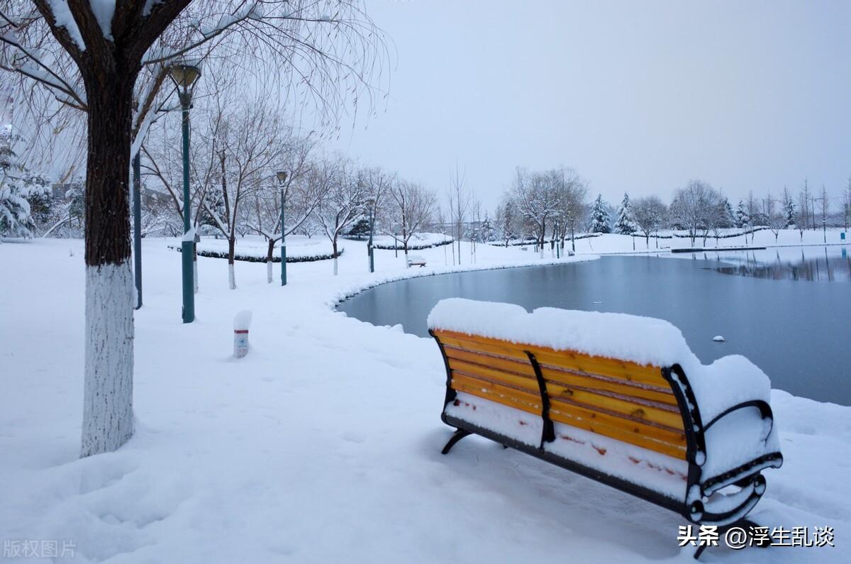 适合下雪天发的浪漫文案（关于初雪的唯美句子）