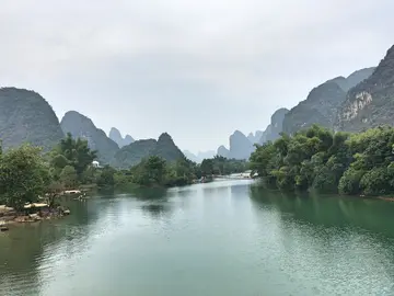 有关品味成长的作文精选范例（《面对成长的烦恼》）