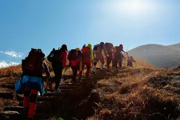 直面困难的优秀话题作文（《站在困难面前》）