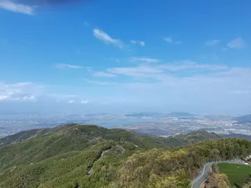 有关困难面前的作文精选范例（《勇敢地战胜困难》）