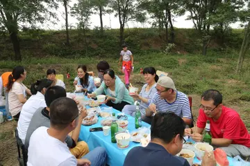 有关日常趣事的作文精选范例（《非常愉快的周末》）