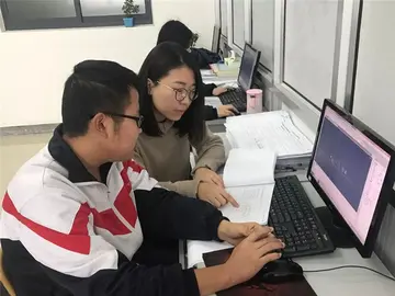 功夫不负有心人作文600字高中（不向困难低头）