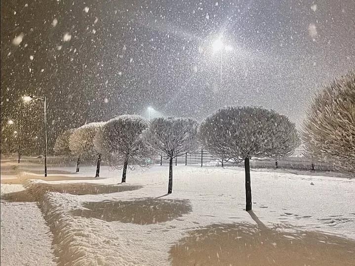 二十四节气小雪文案（赞美小雪节气的简短句子）