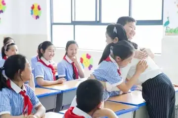 难忘小学生活作文600字（童年记忆的一角）