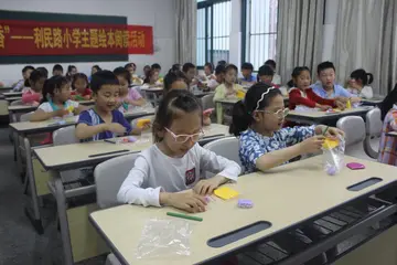 难忘小学生活作文600字（美丽的瞬间）