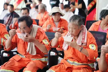 城市的美容师作文600字初二（成长的摇篮）