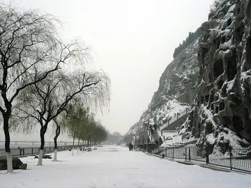 有关盼望冬天的作文精选范例（《感知冬天，怀恋雪花》）