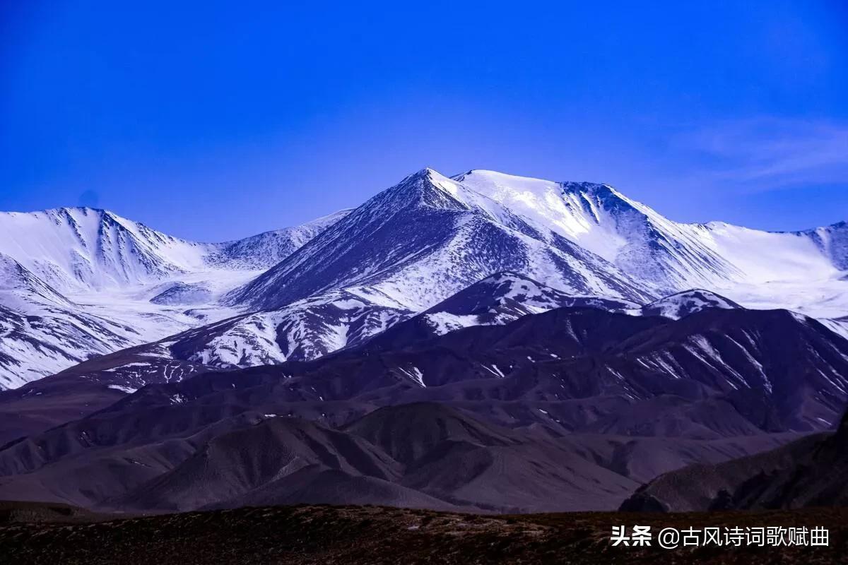 描写华夏名山的古诗词（热爱祖国经典古诗）