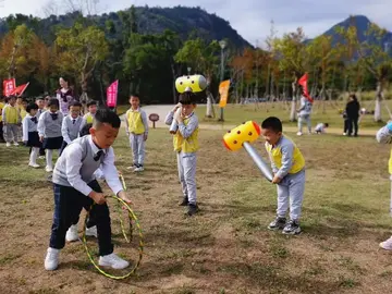 我们快乐的秋游作文（秋光无限好）