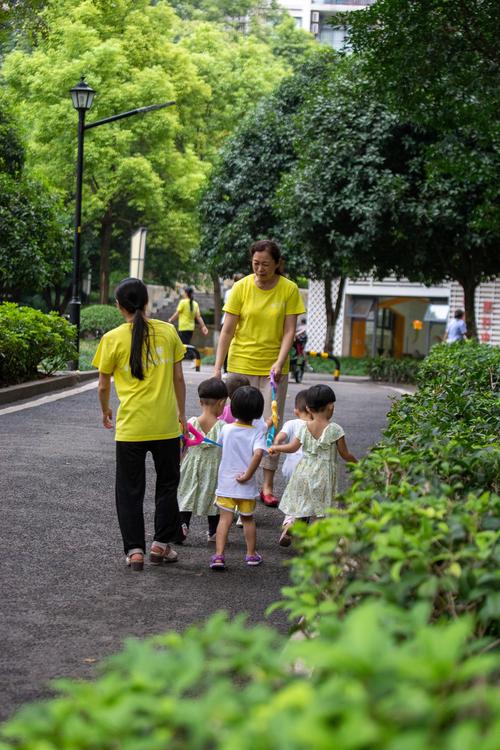 关于一段成长的旅程的作文（《我的成长之旅：从迷茫到成长》）