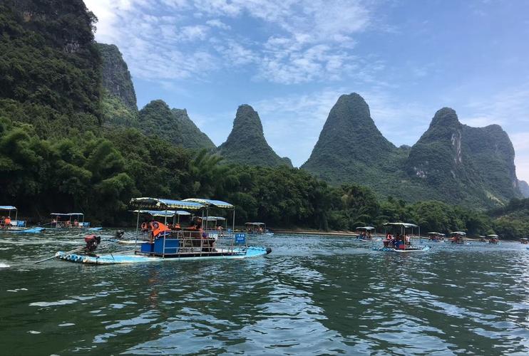 形容看到山水美景心情的句子（形容山水美的简短祝福语）