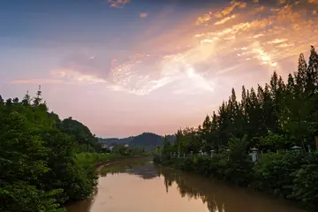 关于家乡的风景作文（《家乡的田园》）