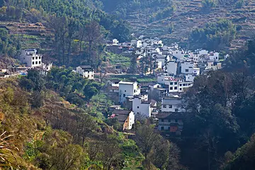 春天的气息优秀作文（《春天的美景》）