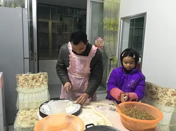 第一次包饺子作文650优秀（齐心协力）