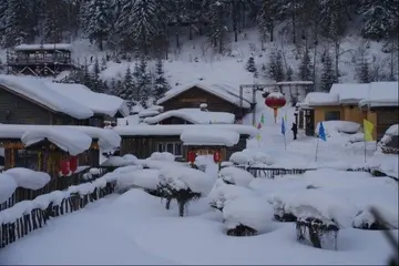 喜气洋洋的雪景650字作文（快乐的童年）